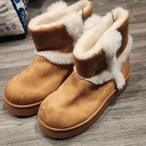 NWT Chatties Footwear Women's Faux Fur Lined Boots Sz 10